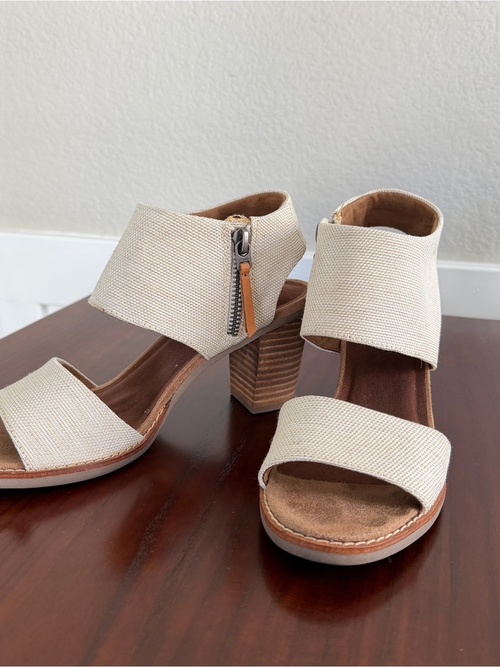 Toms Majorca Cutout
Sandals in Natural - Size 6.5